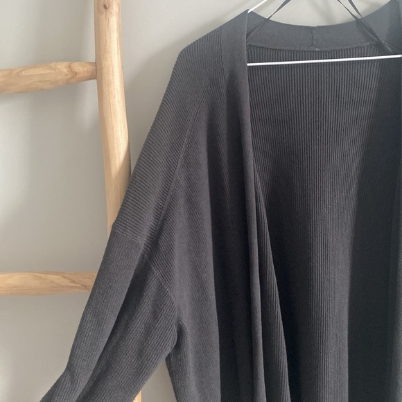 New Lululemon Graphite Grey Cardigan Sweater Sz 12 - Picture 4 of 6